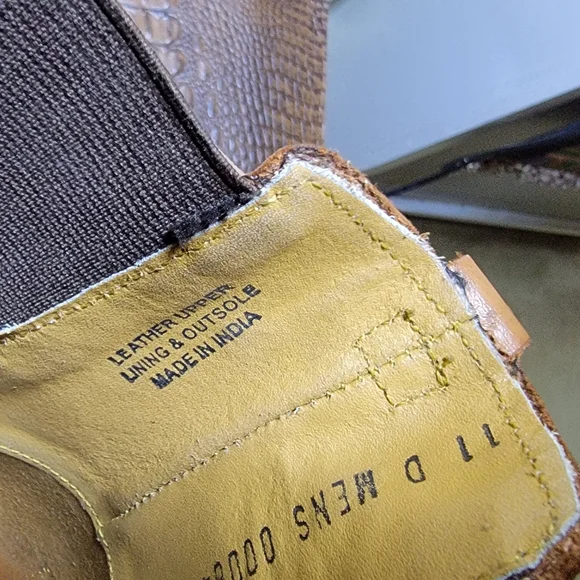 STACY ADAMS M2 WINGTIP CHELSEA BOOTS (SIZE 11) - Picture 13 of 15